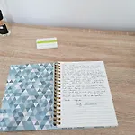 约兰达霍姆公寓 *